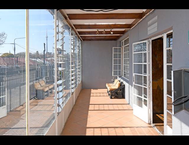 5 BEDROOM HOUSE FOR SALE IN BRIXTON